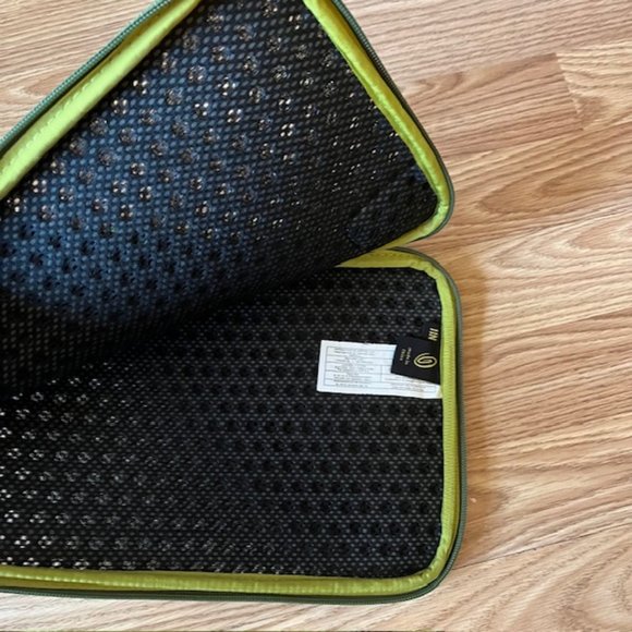 Timbuk2 Crater Sleeve Laptop Case Ipad Tablet Case 11inch - Picture 2 of 3